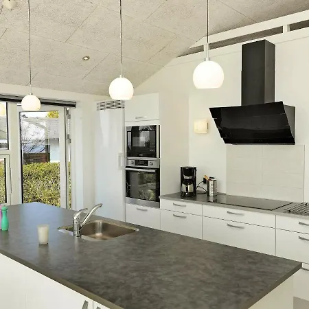 8 Person In Faaborg Casa de Férias *